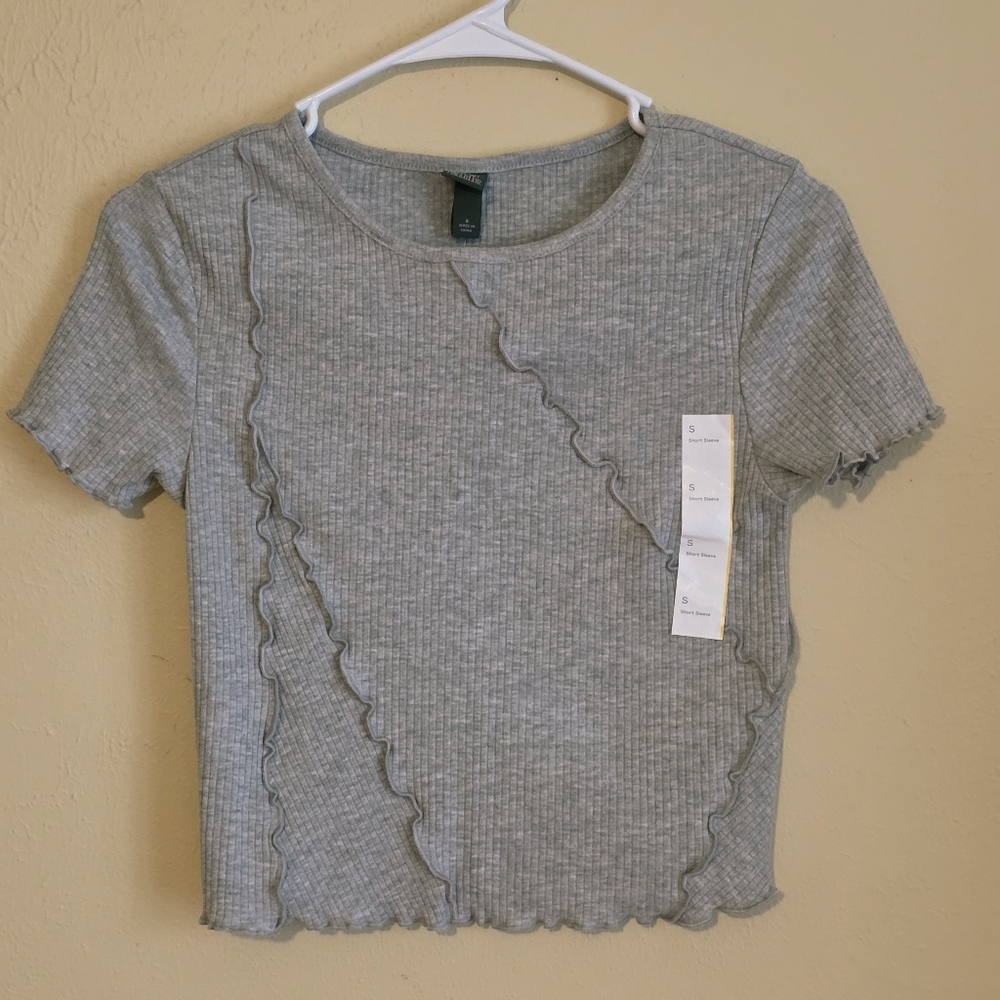 Wild Fable Short Sleeve Cropped Seamed And Ribbed "Baby" T-Shirt Gray Patchwork - Picture 5 of 10